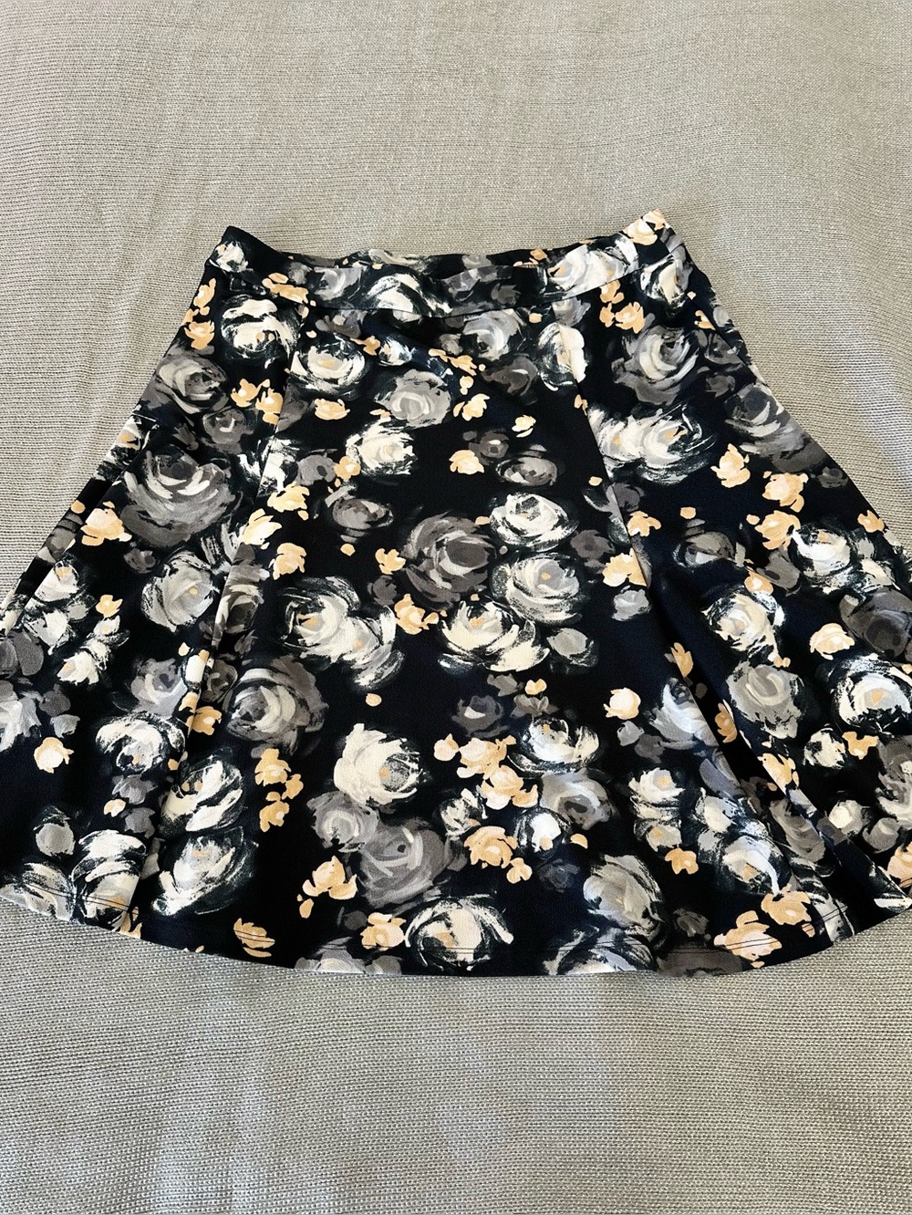 Isaac Mizrahi Live Pull on Floral Flare Skirt